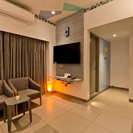 Hotel Millennium Park พันช์กานี ภายนอก รูปภาพ