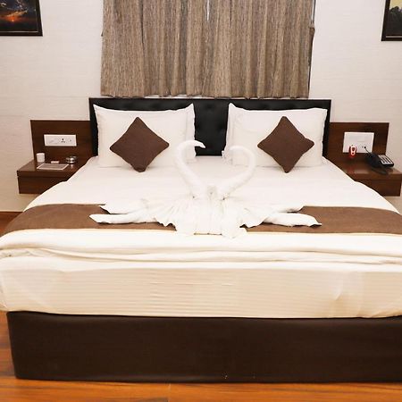 Hotel Millennium Park พันช์กานี ภายนอก รูปภาพ