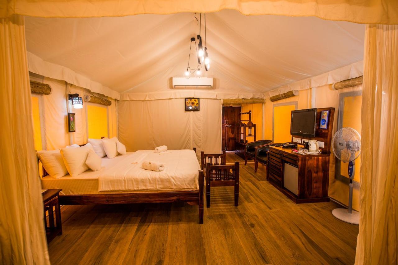 Hotel Millennium Park พันช์กานี ภายนอก รูปภาพ