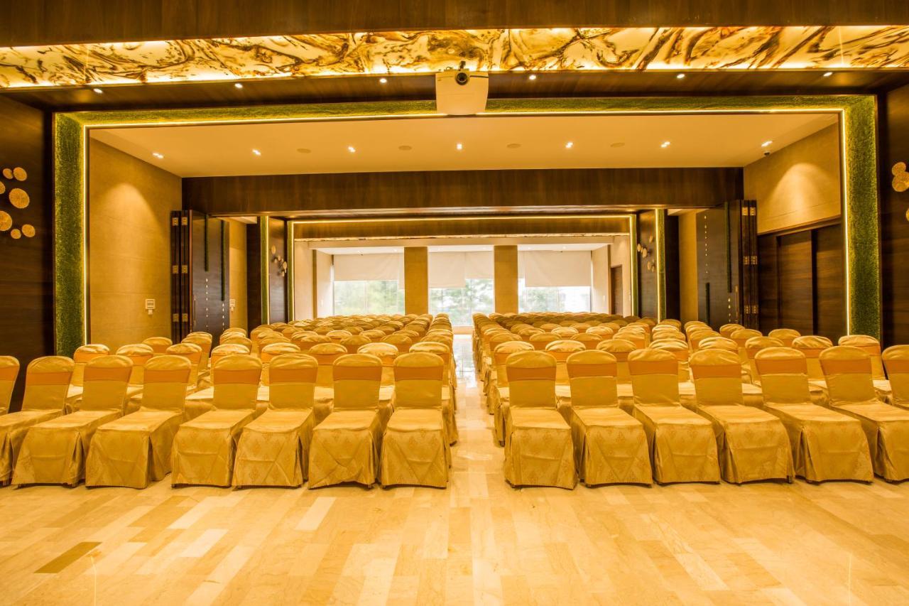 Hotel Millennium Park พันช์กานี ภายนอก รูปภาพ