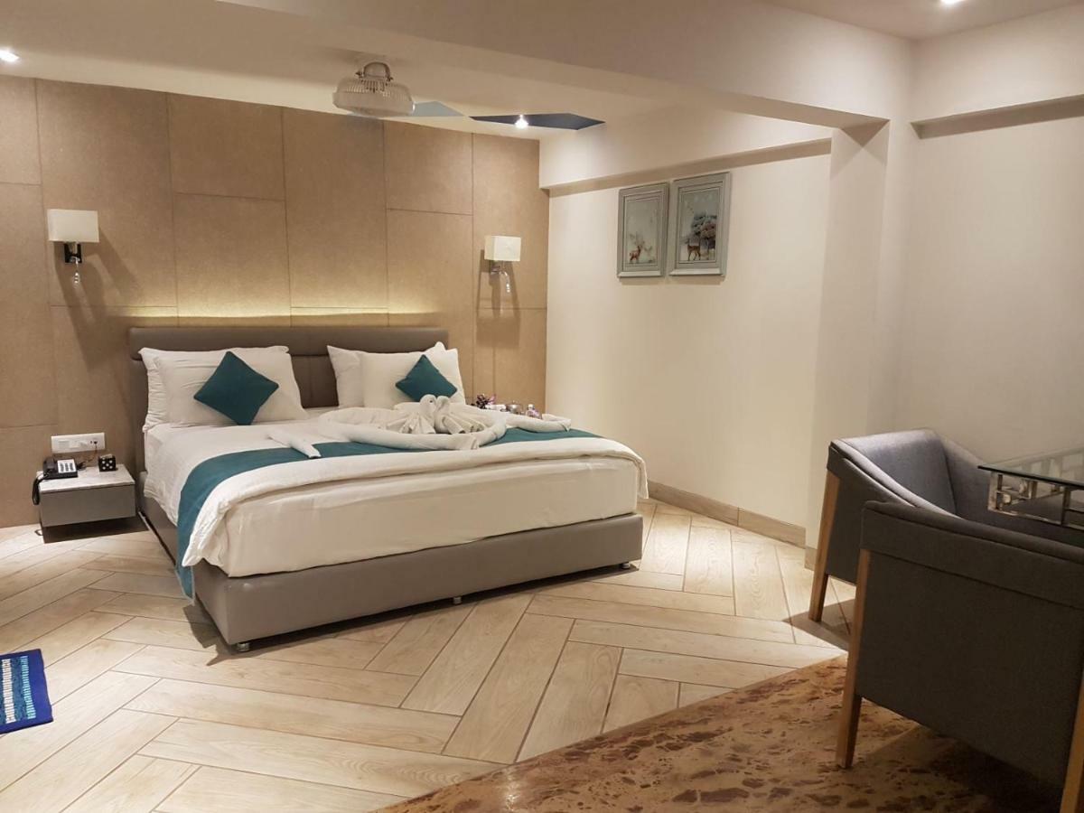Hotel Millennium Park พันช์กานี ภายนอก รูปภาพ